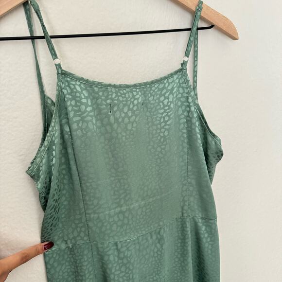 Lulu's Women's Green Midi Dress Cowl Neck Slit Satin Cheetah Print Size Small - Picture 7 of 12